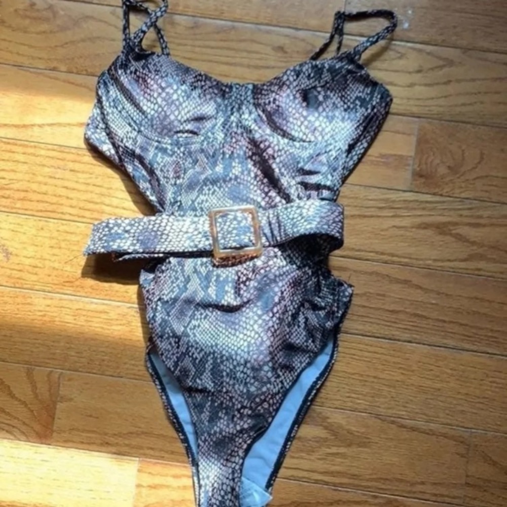 One piece swimsuit